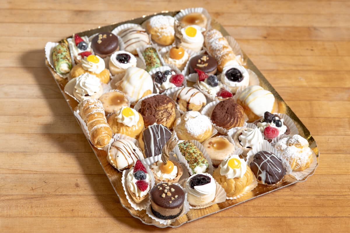 Assorted Pastries (12 pcs)