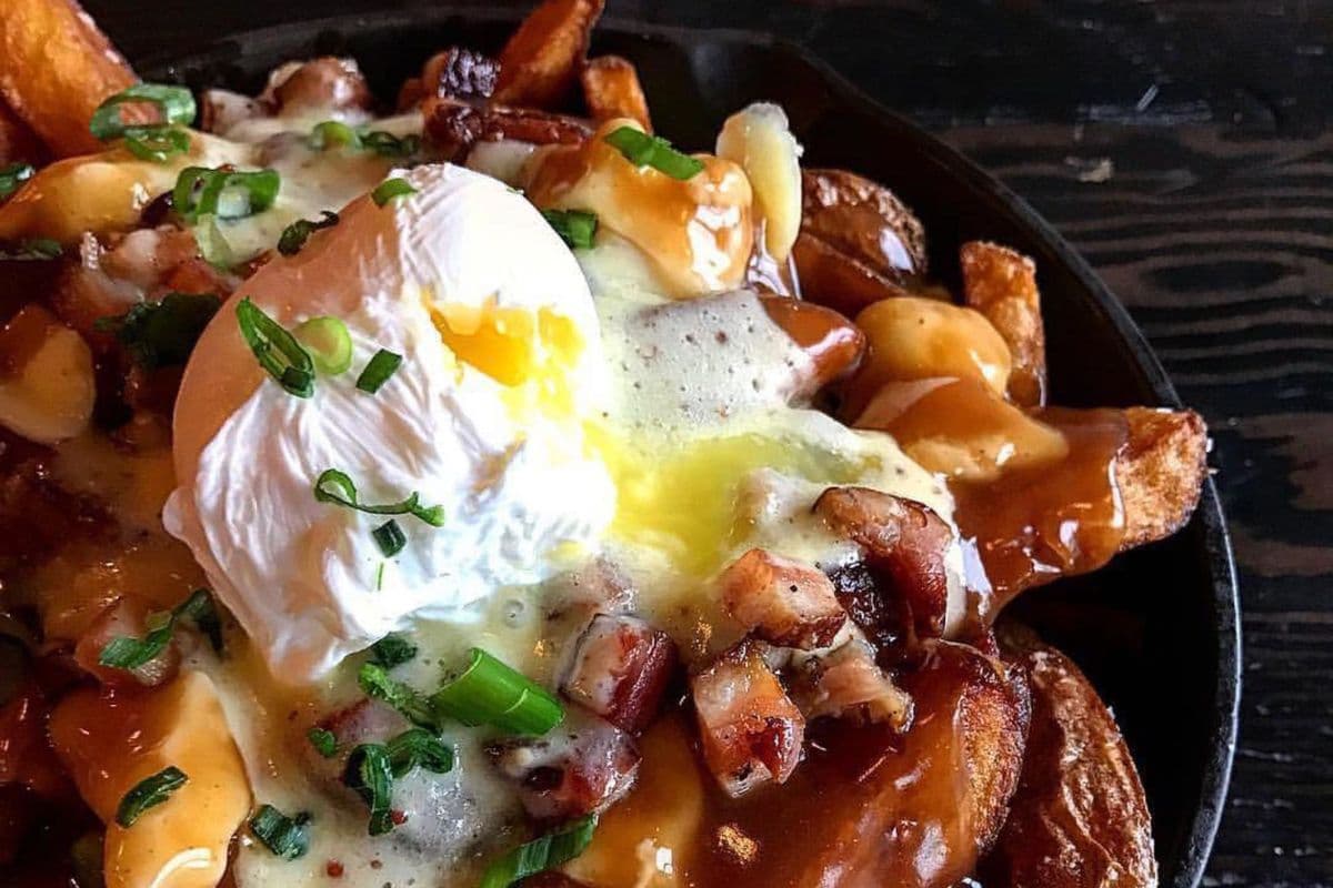 Breakfast Poutine