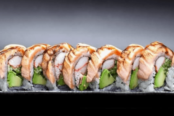 DR21. Torched Salmon Roll (9 pcs)