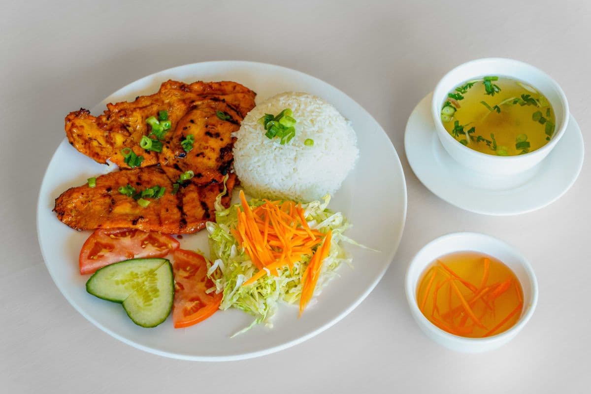 Grilled chicken with rice / Com Ga Nuong