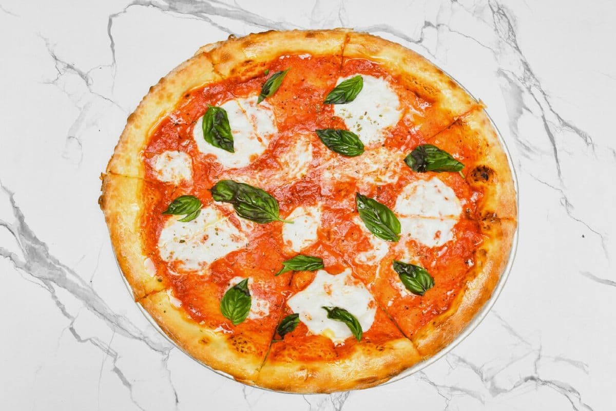 14" MEDIUM EDEN Margherita Pizza