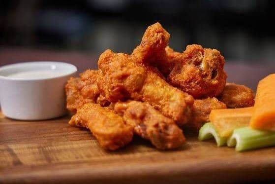 CHICKEN WINGZ