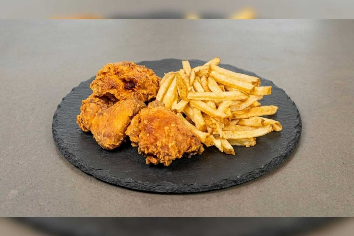 3 Pita Fried Chicken with fries
