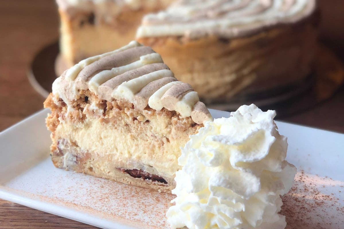 Cinnamon Bun Cheesecake