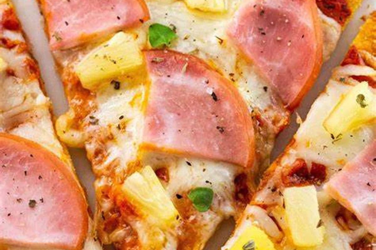 Medium Hawaiian Pizza