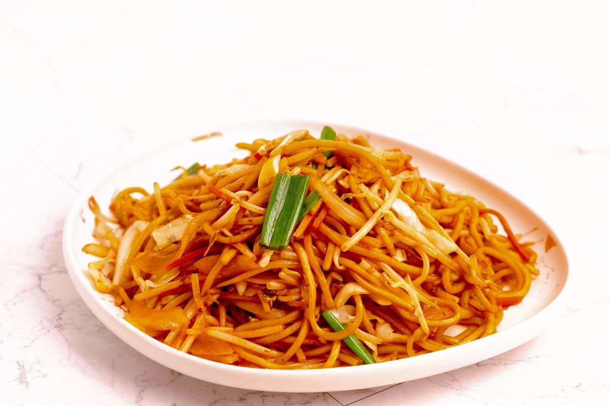 201. Fried Noodles with Mixed Vegetables 素炒面