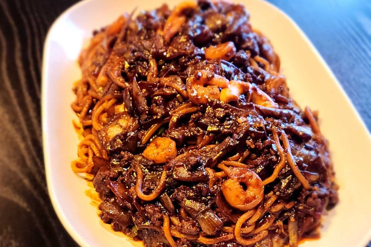 Stir-fried Jjajangmyun Noodles