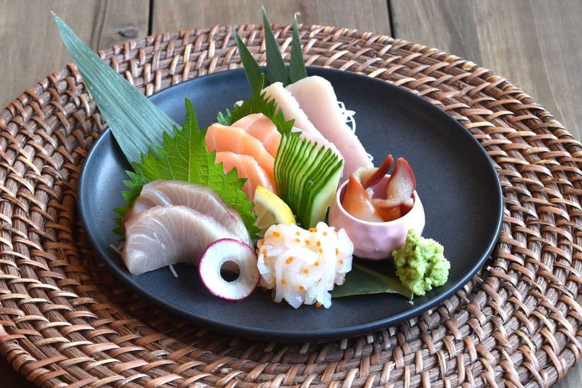 Lunch Sashimi Combo