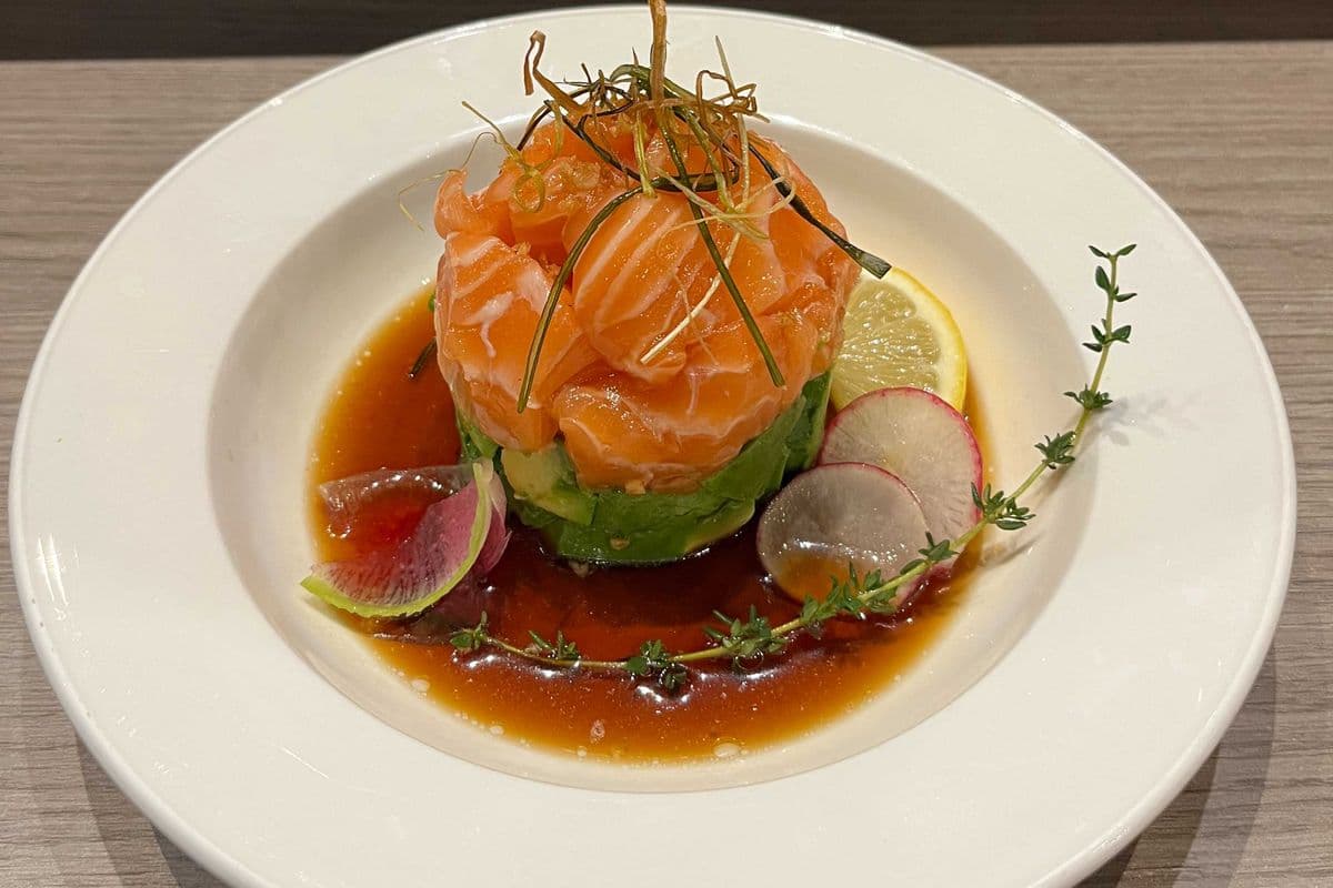 Tomo Tartare (Salmon)