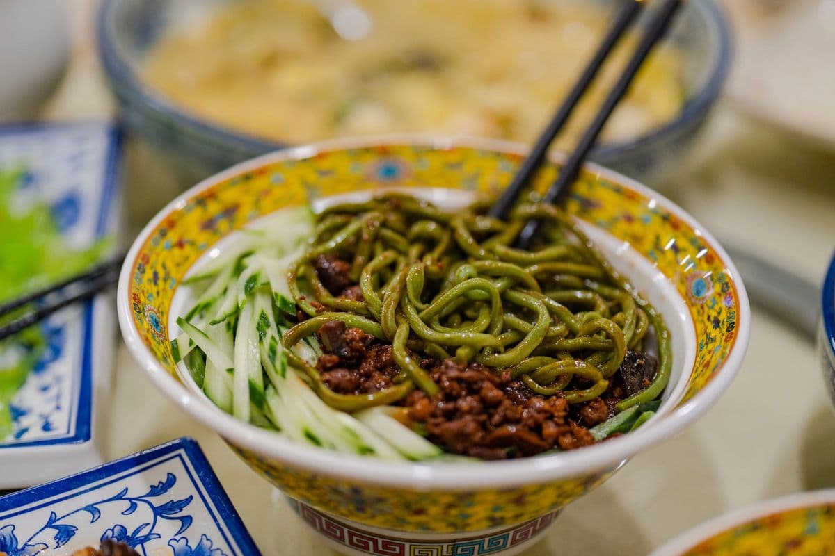 44. Soybean and Pork Sauce Spinach Noodles