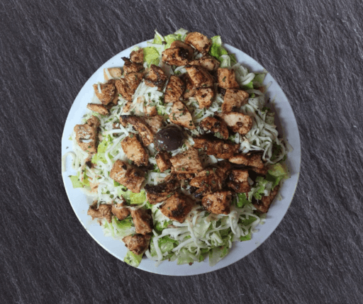 Salade César avec poulet grillé - 7 po