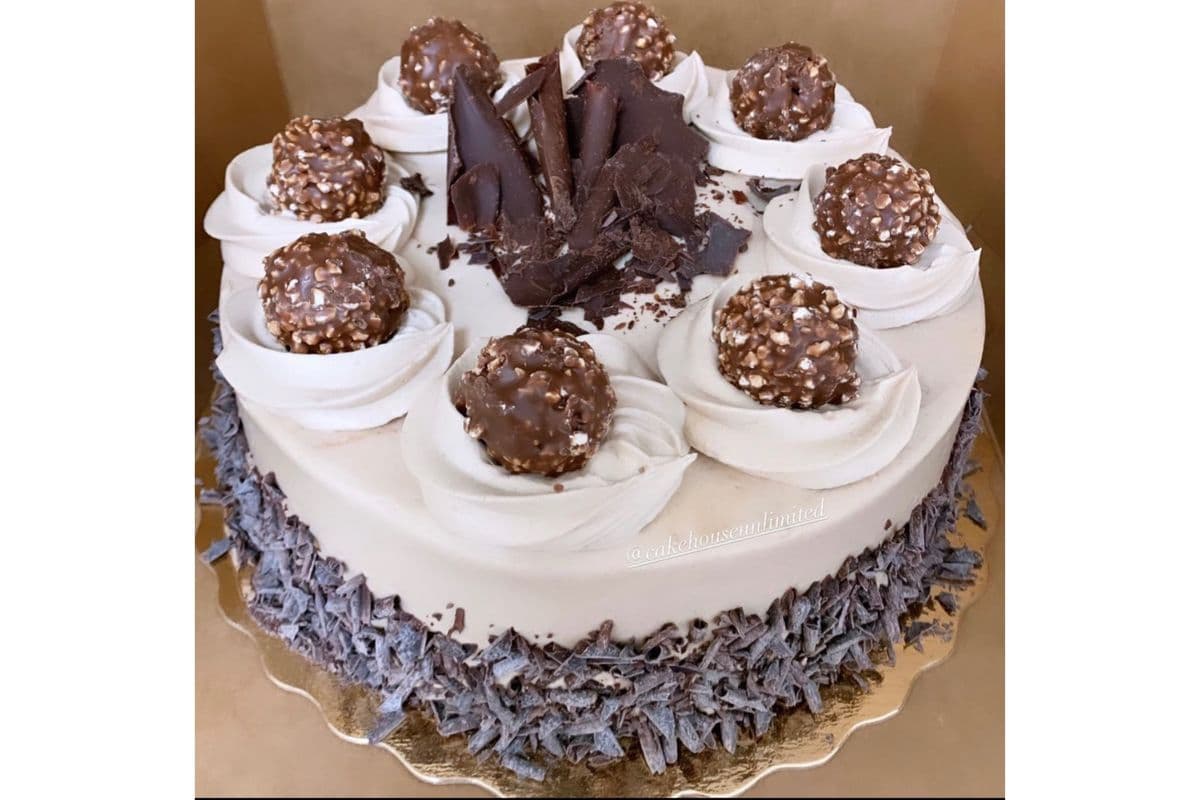 Ferrero Hazelnut Specialty Round Cake