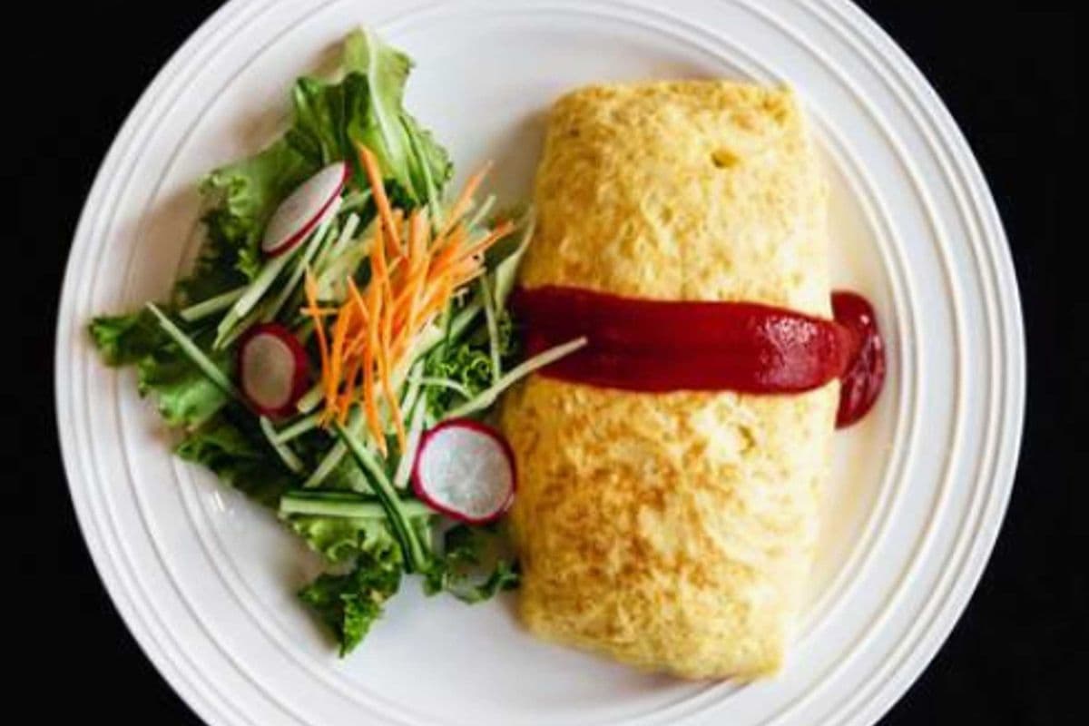 Omelette Rice ( + Salad)