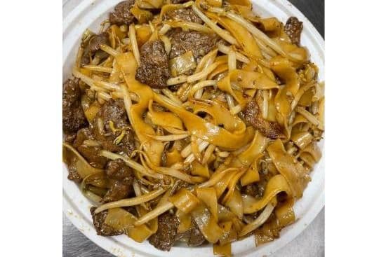 Beef with Soft Egg Noodle (Cantonese Style)