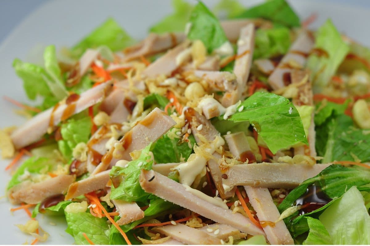 14. Salade japonaise au poulet grillé