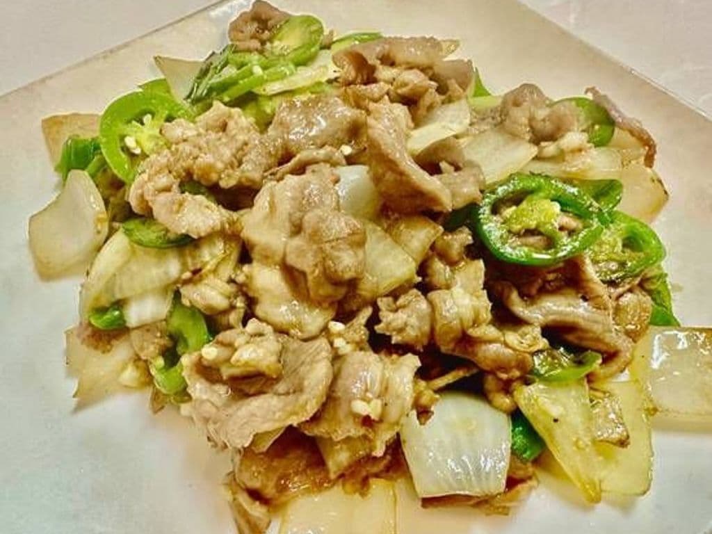 Stir-fried Lamb with Green Onions (葱爆羊肉)
