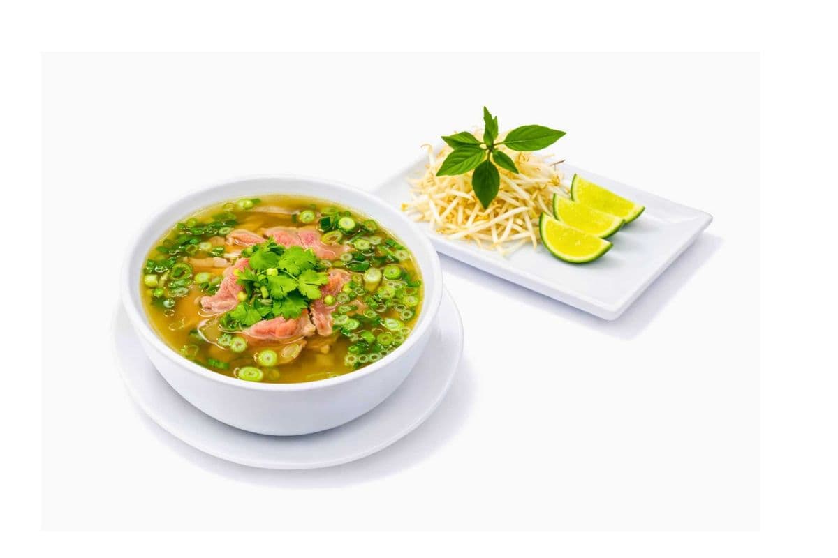 P24. Phở Tái, Nạm | Rare Beef & Beef Flank Pho
