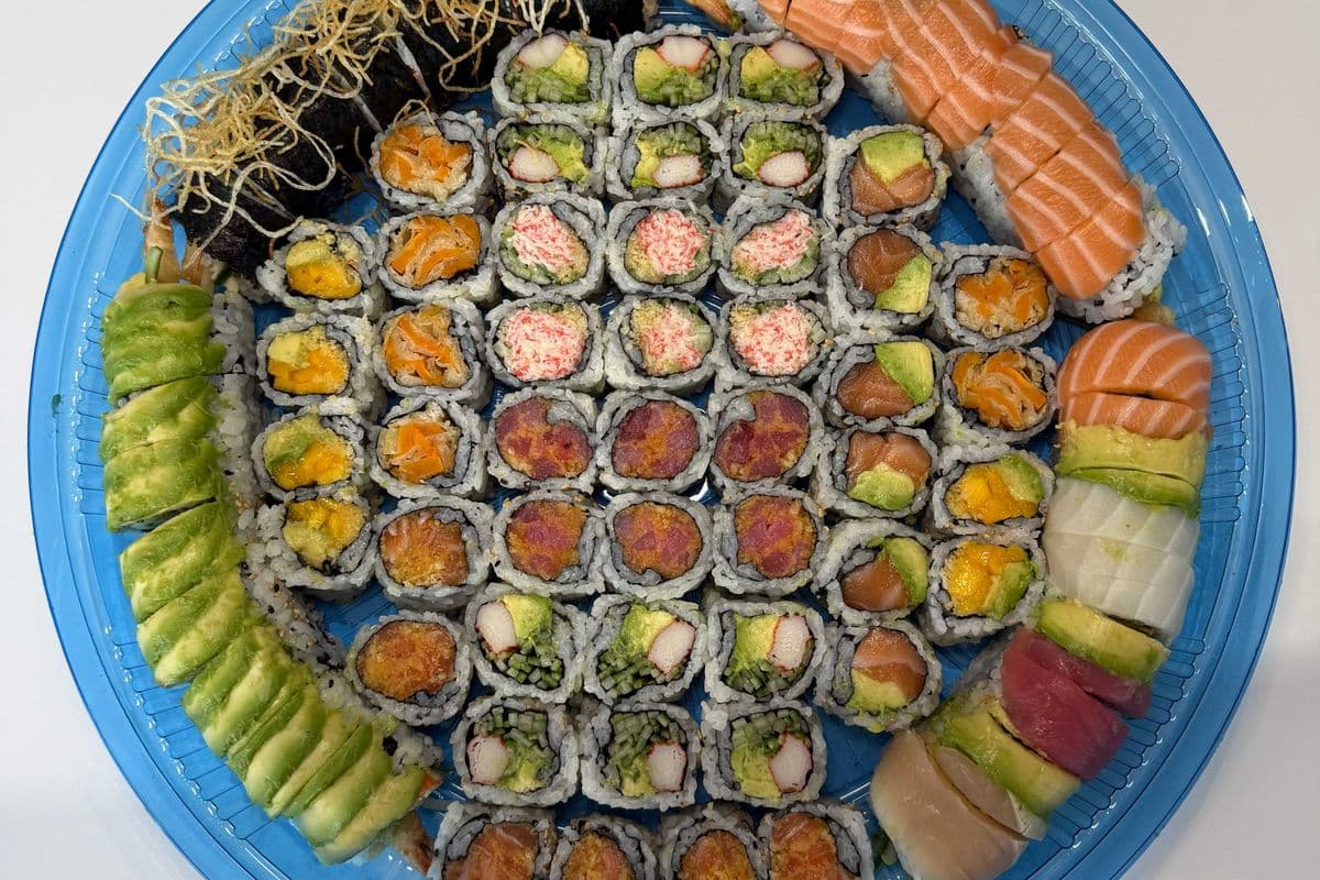 P7. Assorted Rolls (80 pcs) 卷物拼盤