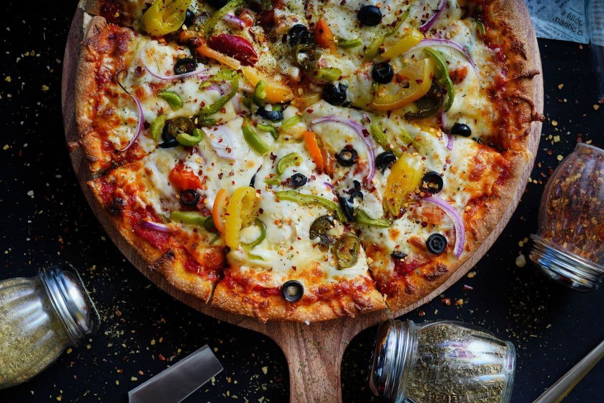 12" Large Vegetarian Pizza