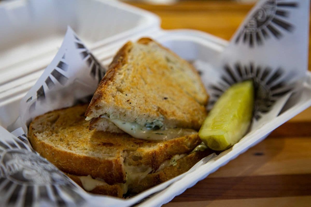 Jalapeno Popper Grilled Cheese Sandwich