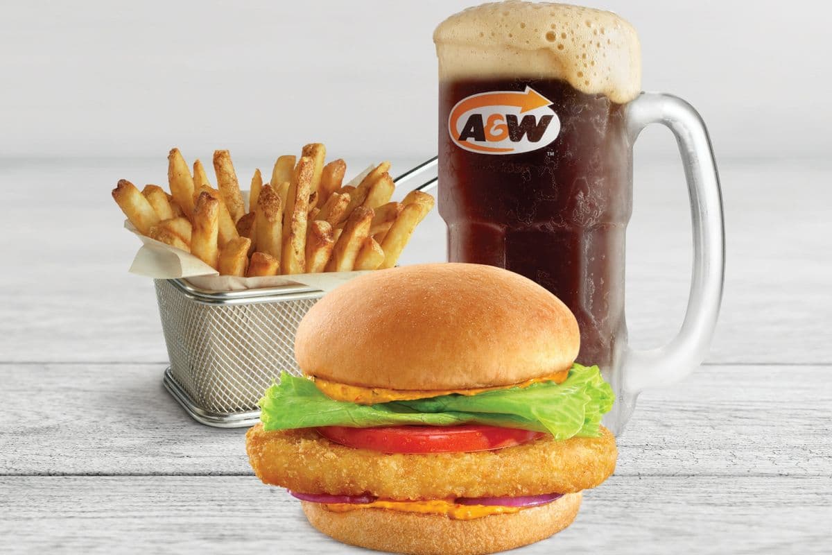 Combo Buddy Burger piri-piri aux patates hachées brunes / Spicy Piri-Piri Potato Buddy Burger Combo