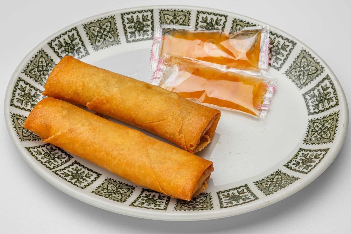 1. Vegetarian Spring Roll / 春卷