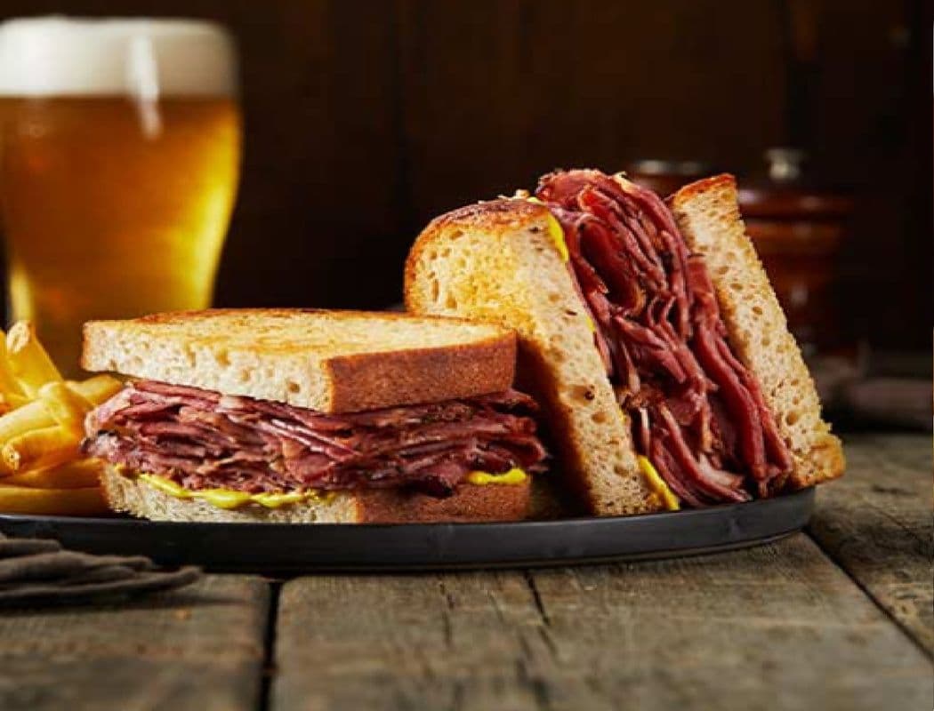 Montreal Smoked Meat Sandwich (690 Cal)