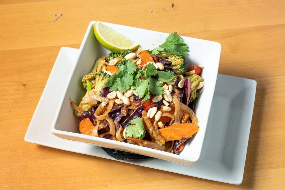 Spicy Thai Peanut Noodle Bowl