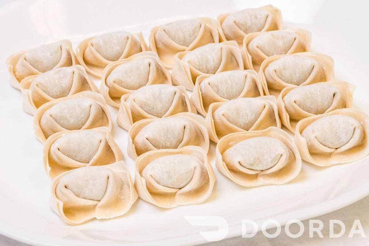 P. White Mushroom with Cilantro and Pork Wonton 磨菇芫茜豬肉雲吞 (20 pcs) (20pcs)