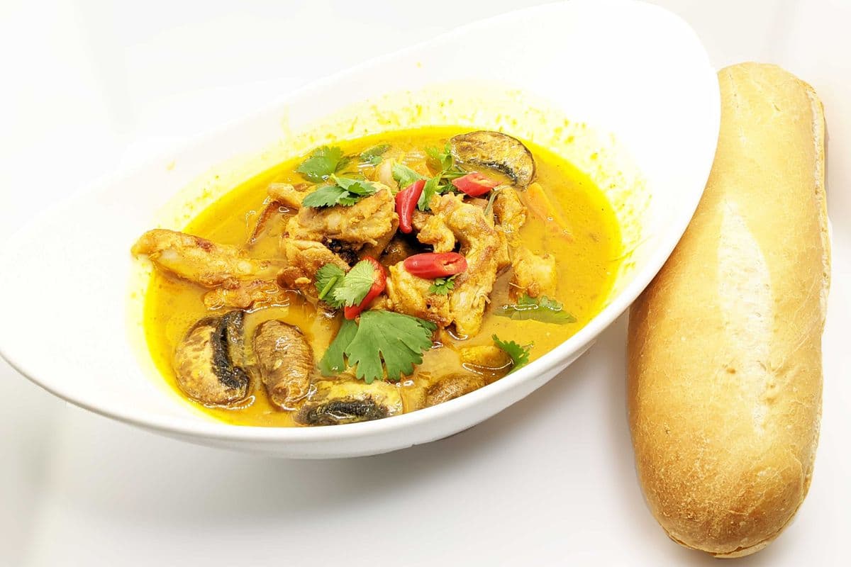Chicken Curry with Banh Mi