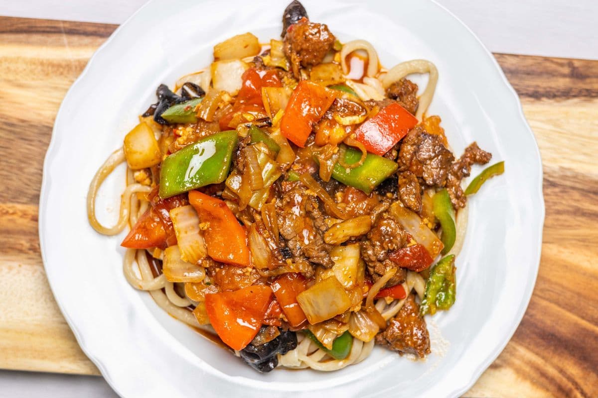 Signature Beef Leghmen (招牌過油肉拌麵)