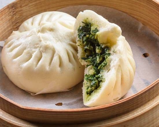 S8. Vegetable Bun with Chinese Spinach (1 pc)