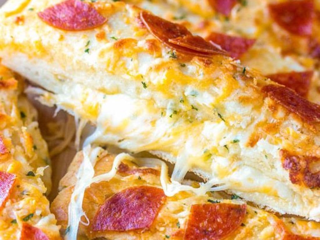 Camy's Cheesy Pepperoni Garlic Fingers