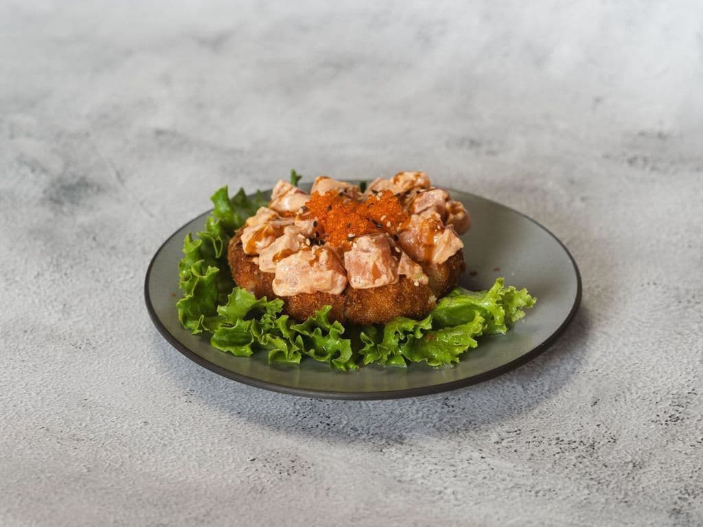 P01 Spicy Salmon Pizza (6pcs)