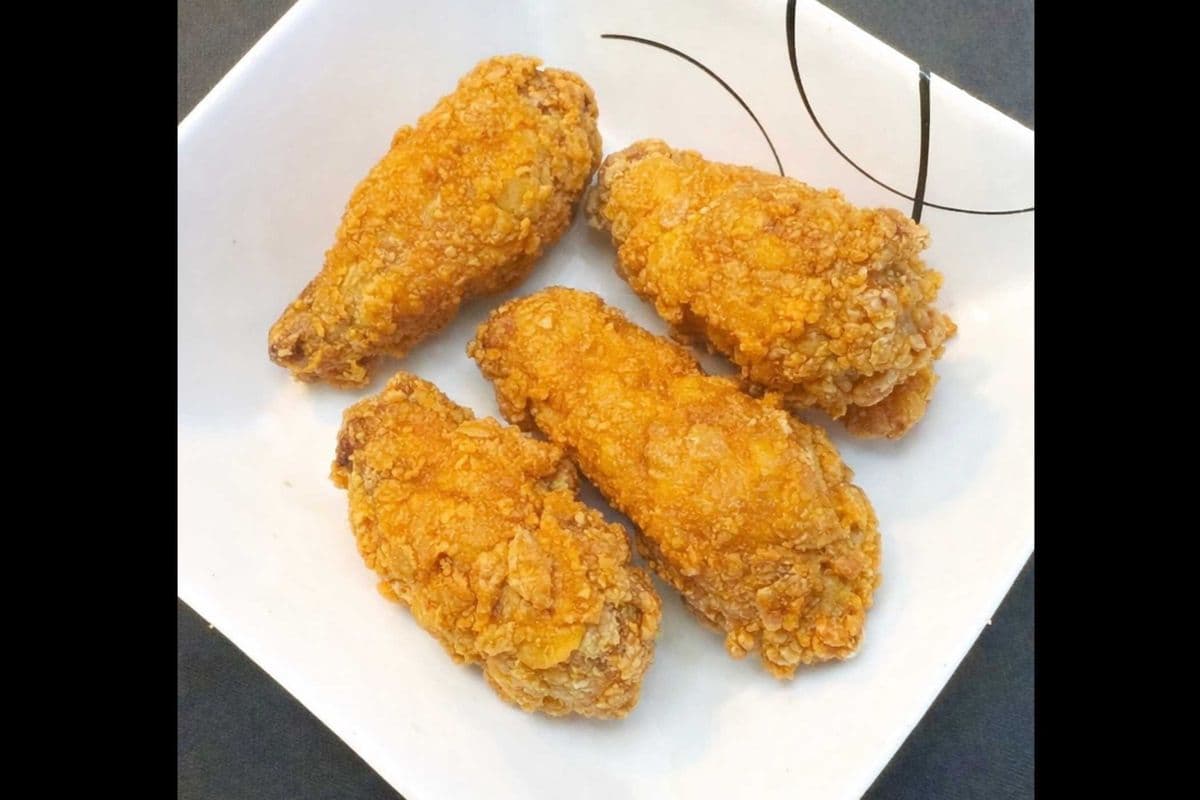04. Fried Chicken Wings 炸雞翅 (4 pcs)