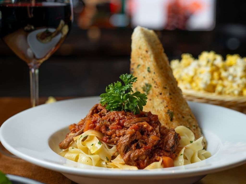 Pappardelles sauce ragù au bœuf braisé / Pappardelle with braised beef ragù