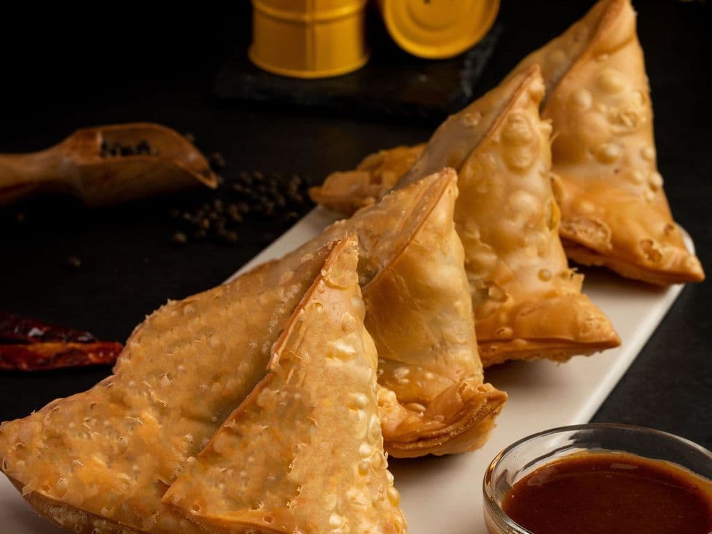 Handmade Veg. Samosa - 2 pcs