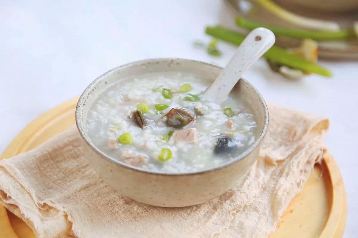 Lean Pork and Century Egg Congee / 皮蛋瘦肉粥 (碗)