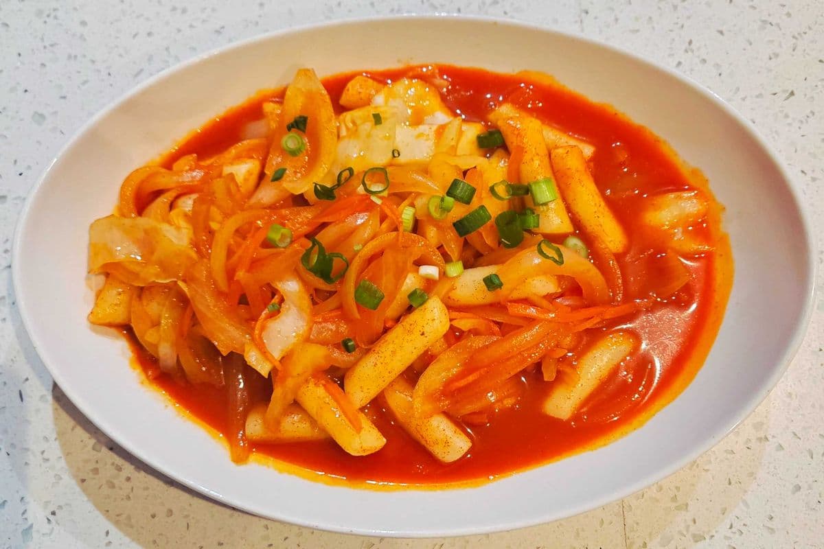 Spicy Rice Cake (Ddukbokki)