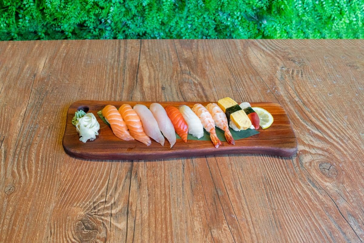 Nigiri Sushi Combo (12pcs)