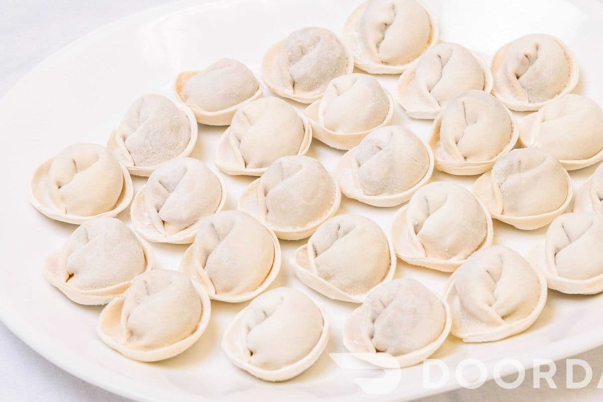 K2. Chive and Pork Dumplings 韮菜豬肉 (25 pcs) Thin (25pcs)