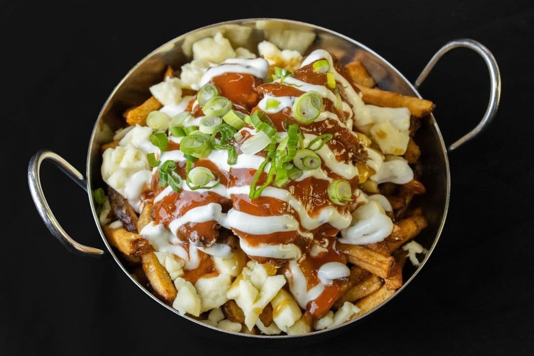 BUFFALO CHICKEN POUTINE