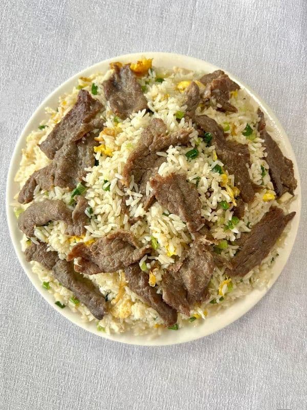 82. Riz frit au boeuf / Fried Rice with Beef / 82. Riz frit au boeuf / Fried Rice with Beef
