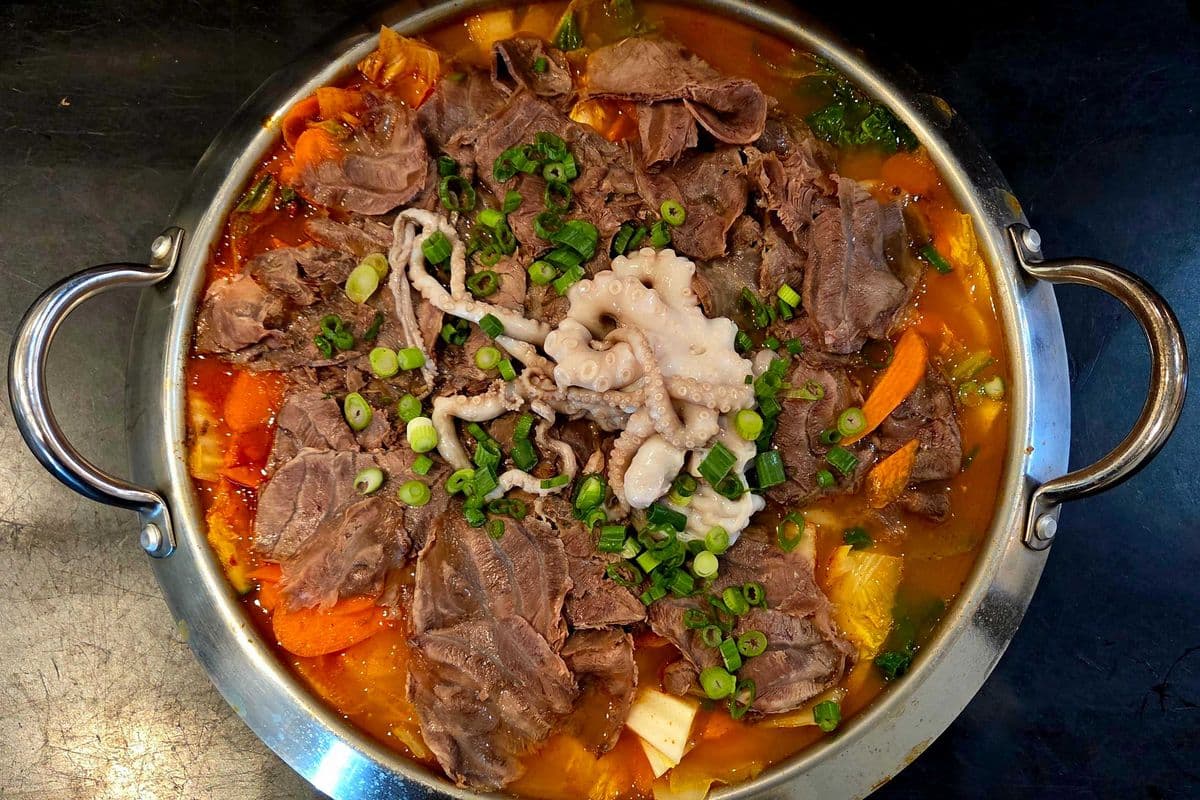 Beef & Octopus Hotpot (Bulnak Hotpot)