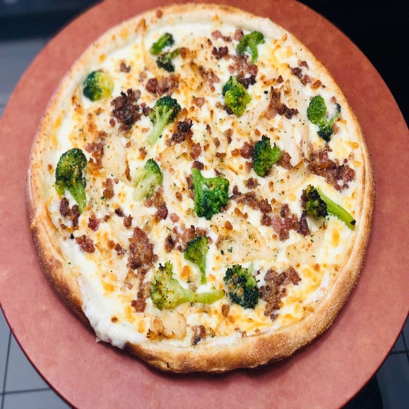 15" Broccoli Pizza