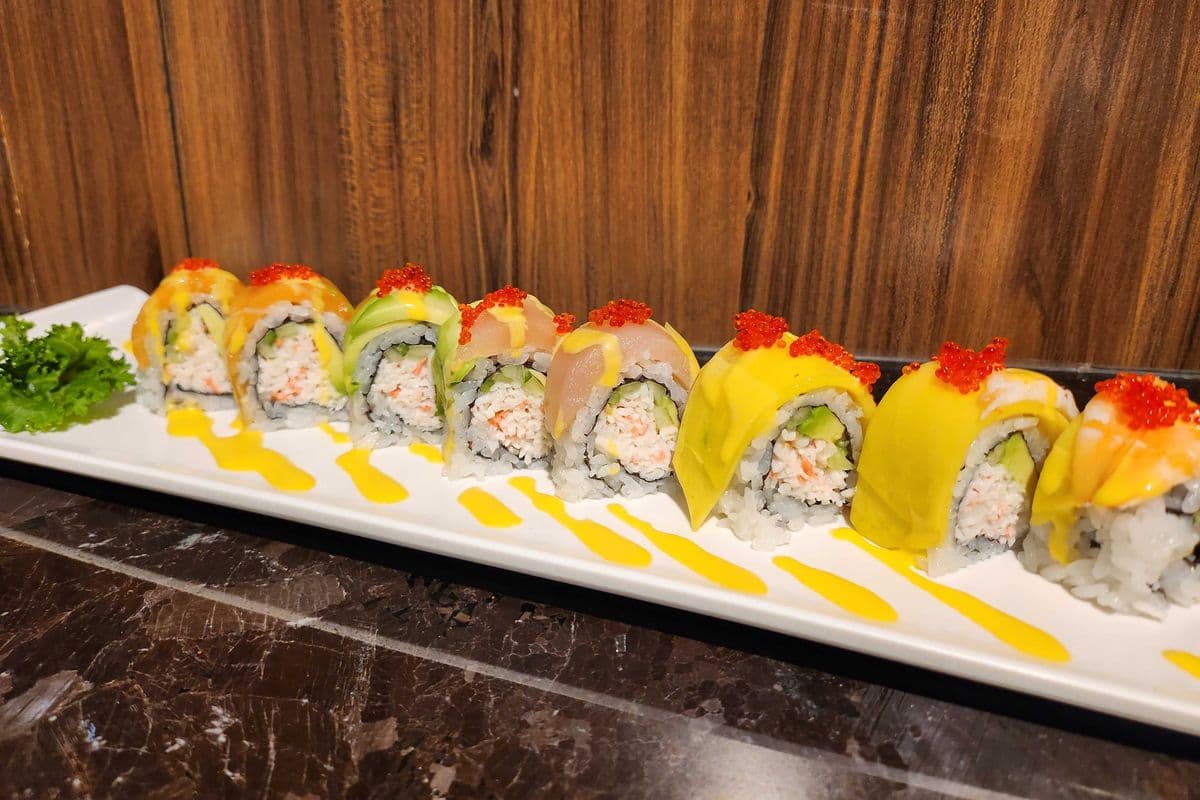 Rainbow Roll (8 pcs)