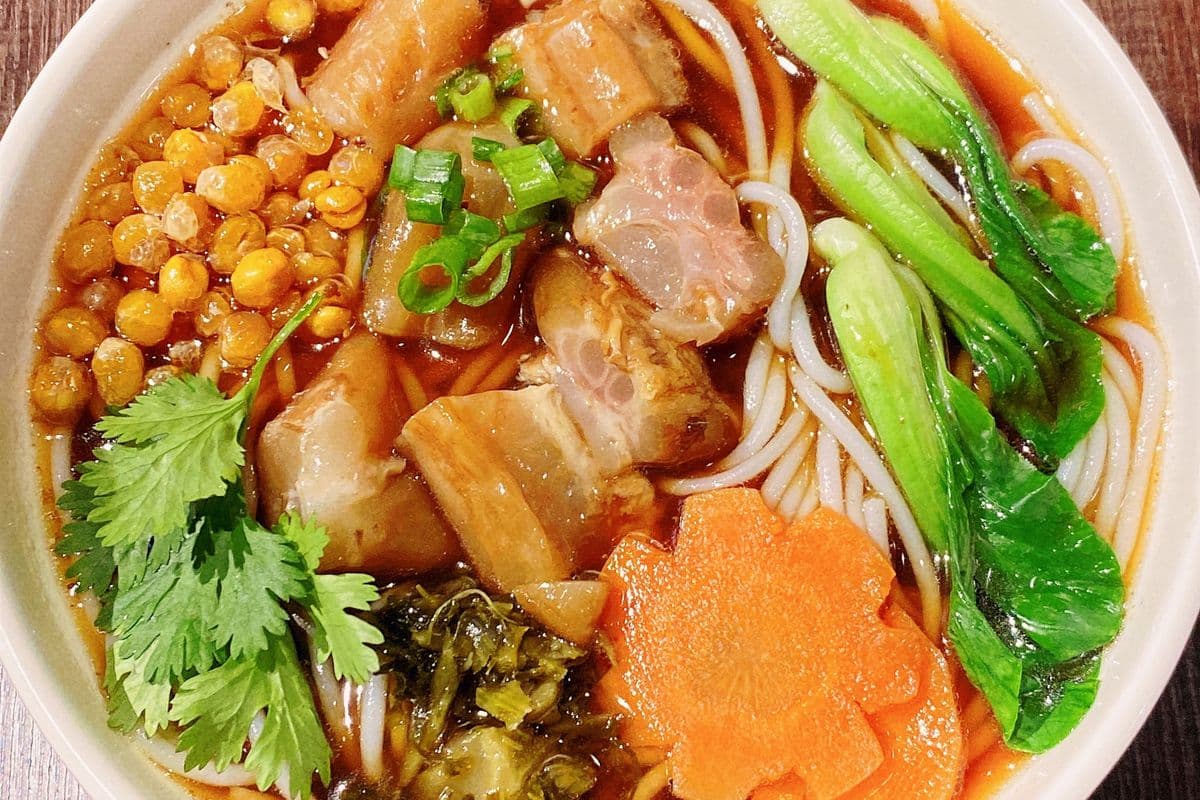 B2. Beef Tendon Soup Noodles