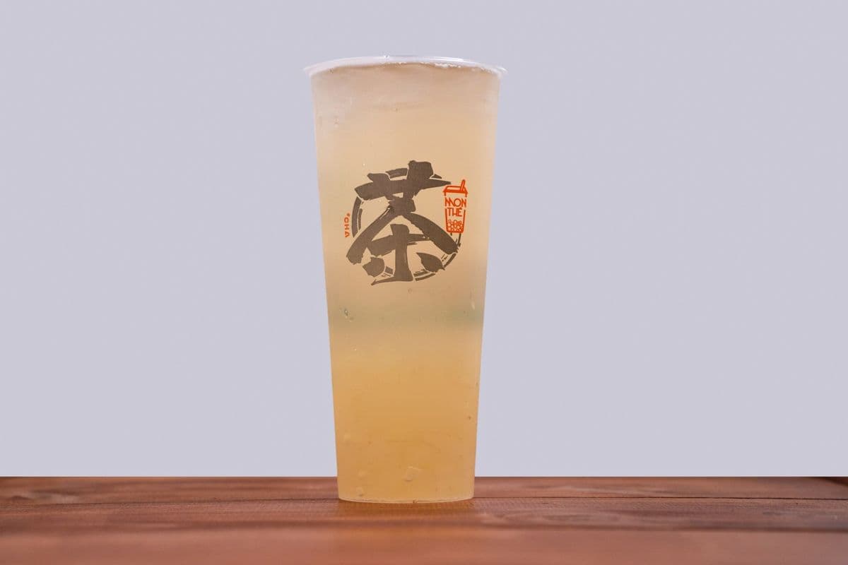 29. Thé vert au litchi avec aloès / Lychee green tea with aloe vera/白月光(荔枝绿茶+荔枝椰果)