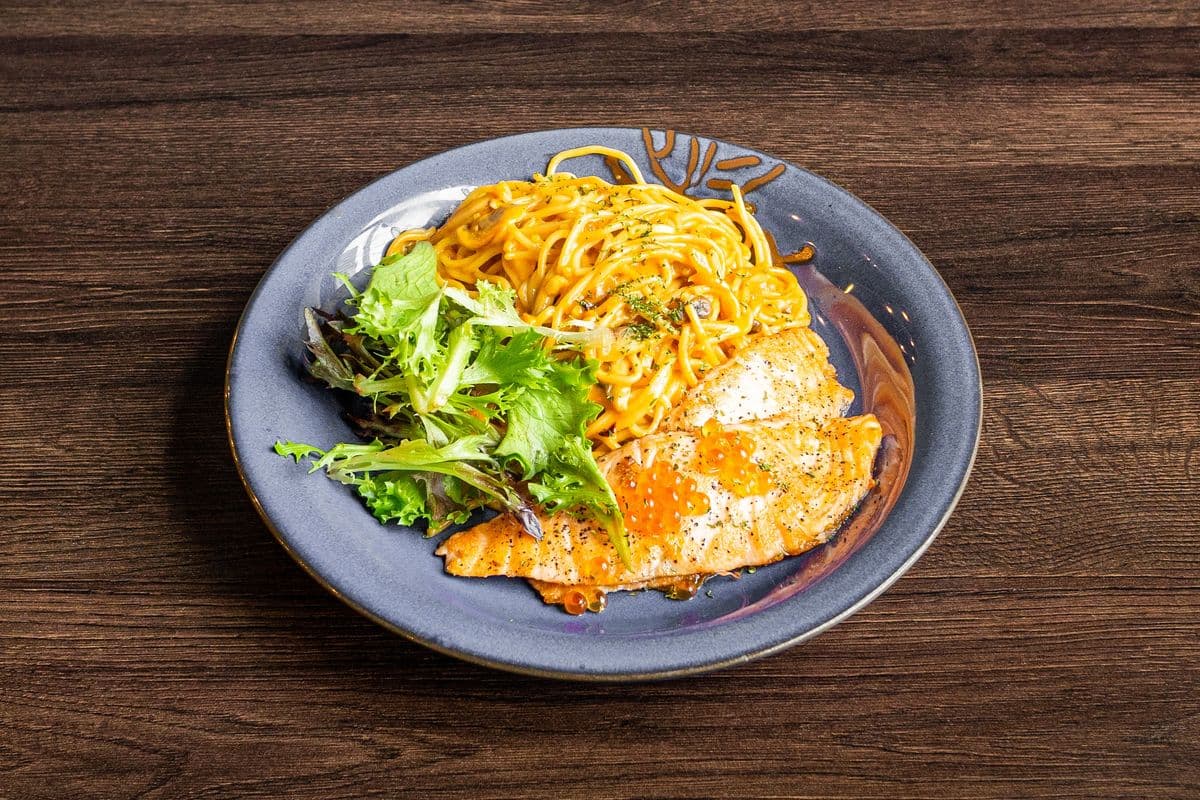 US5. Salmon and Ikura Spaghetti