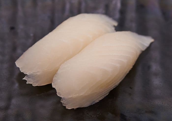 Red Snapper (tai) Sushi (2 pcs)
